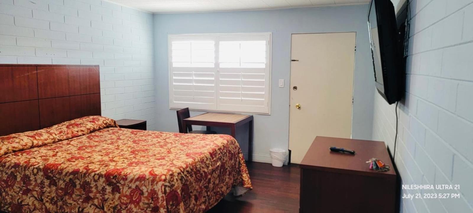 Wiebe Motel Hollister Room photo